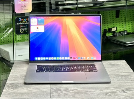 MacBook Pro 16 A2141 Touch Bar 1